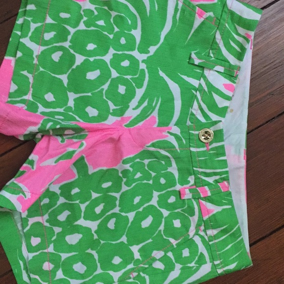 Lilly Pulitzer pineapple shorts - Picture 2 of 3